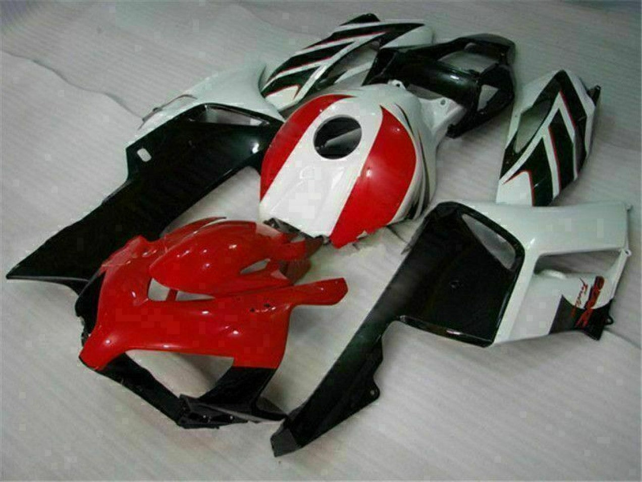 2004-2005 Black White Honda CBR1000RR Aftermarket Motorcycle Fairings