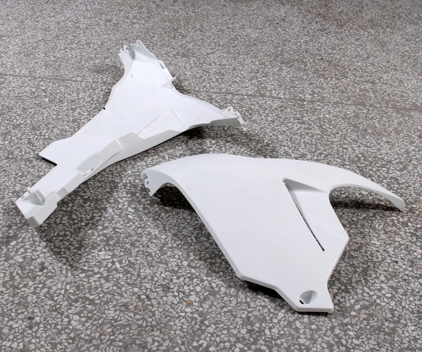 2011-2024 Fairings Plastics Suzuki GSXR 600/750 K11 White Black GSXR Generic
