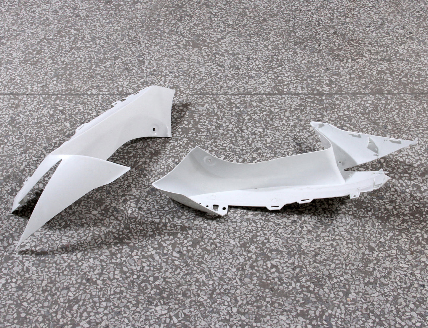 2011-2024 Fairings Plastics Suzuki GSXR 600/750 K11 White Black GSXR Generic